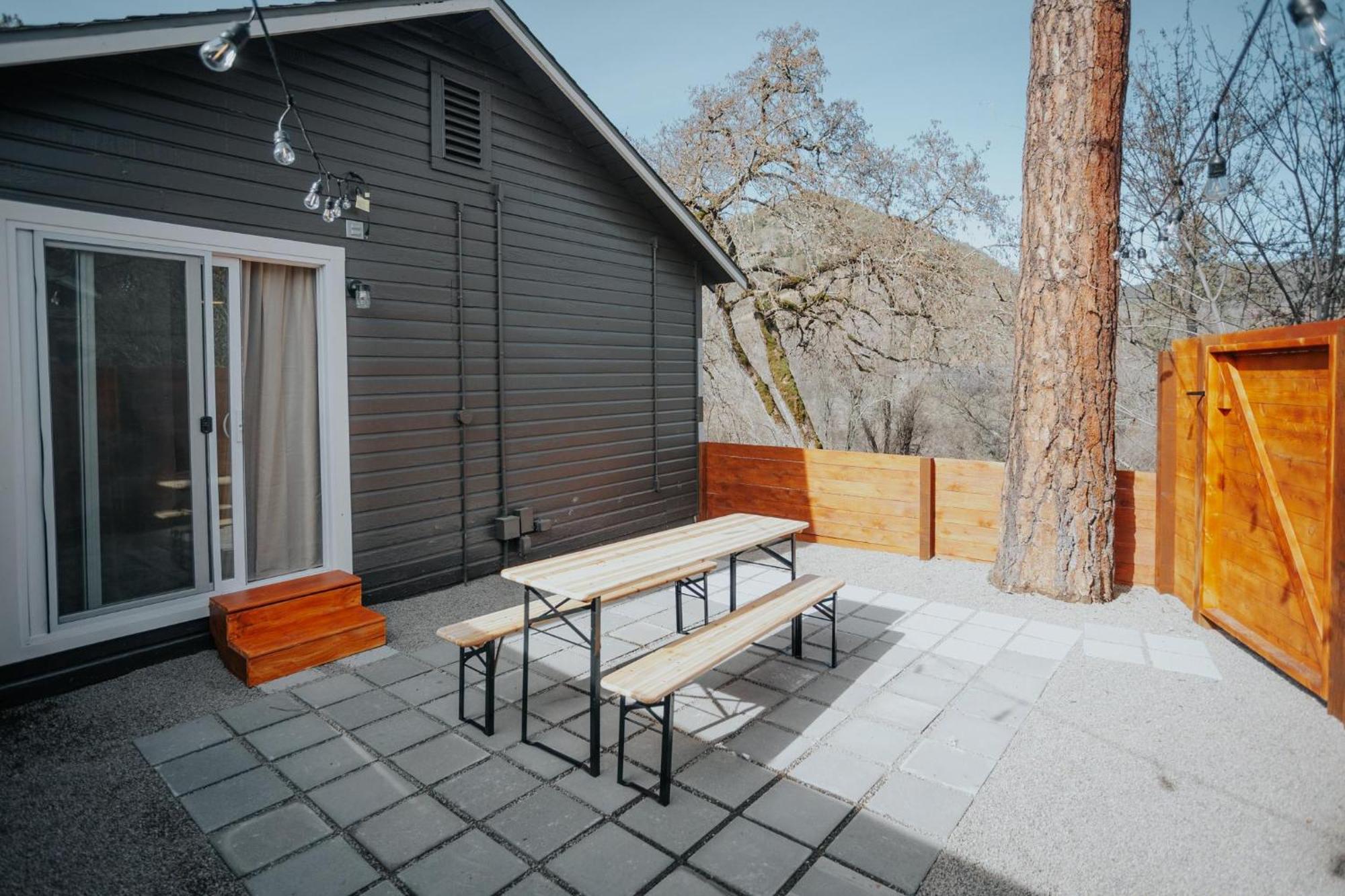 Waterfront River Apartments Rogue River Exterior photo