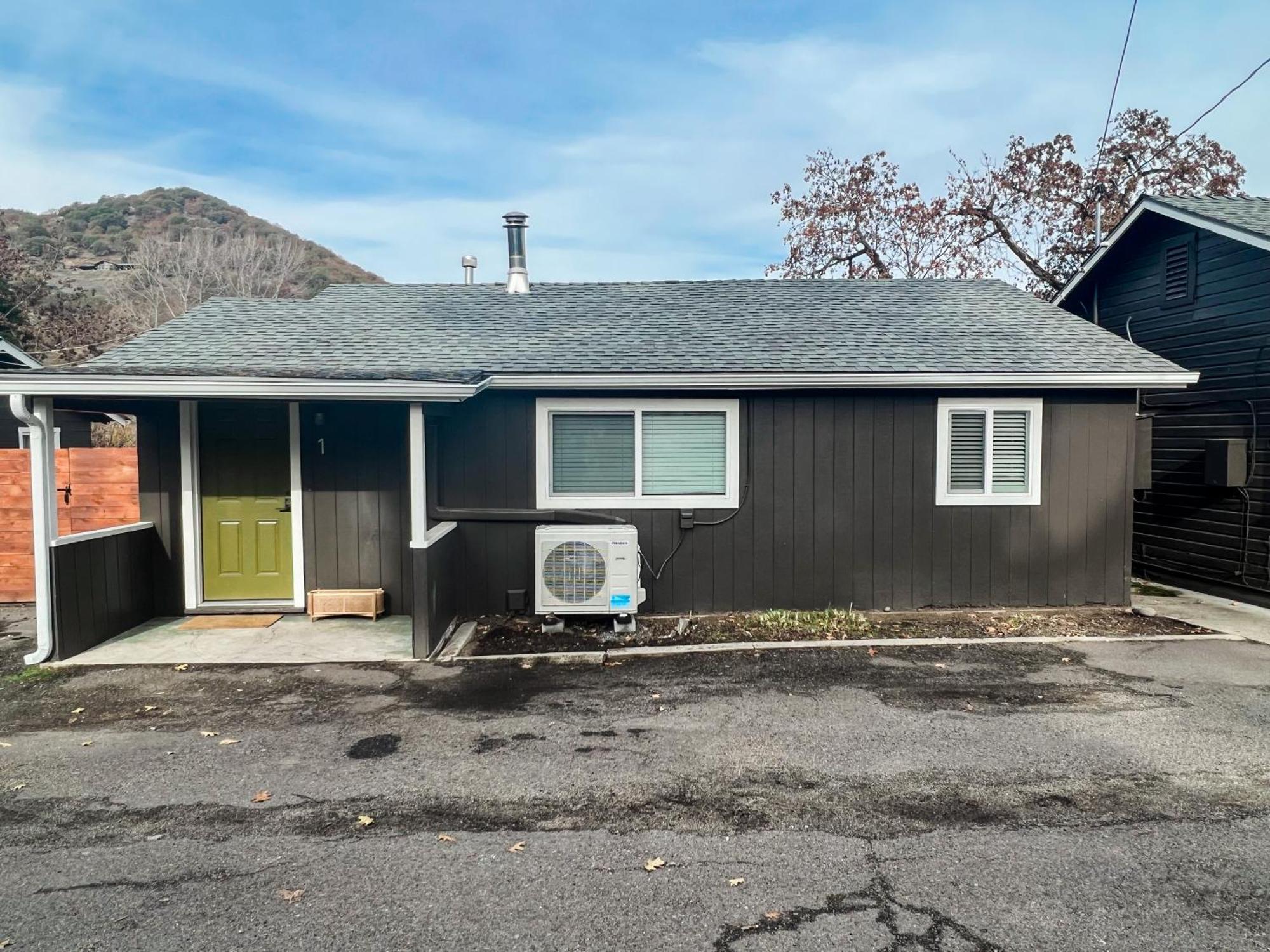 Waterfront River Apartments Rogue River Exterior photo